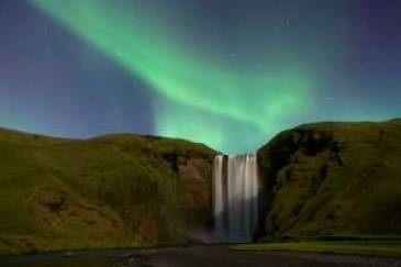 Magical Northern Lights - Reykjavik